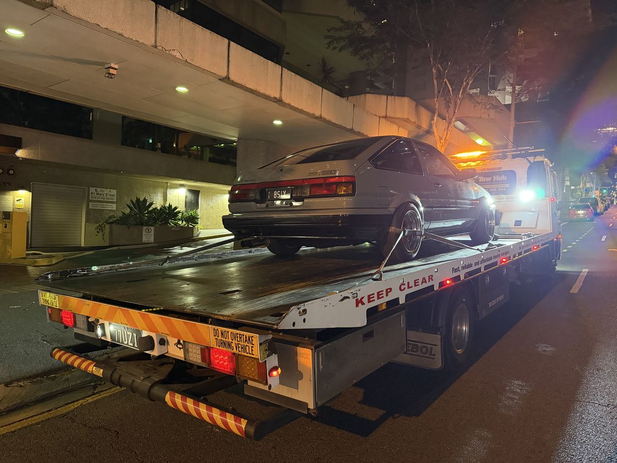 Tow Hub accident towing at night in Brisbane CBD